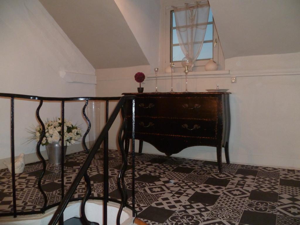D'Anciennes "Chambres De Bonnes" Ονφλέρ Εξωτερικό φωτογραφία